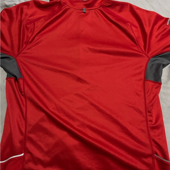 Nike Long Sleeve GREAT CONDITION - Picture 3 of 4